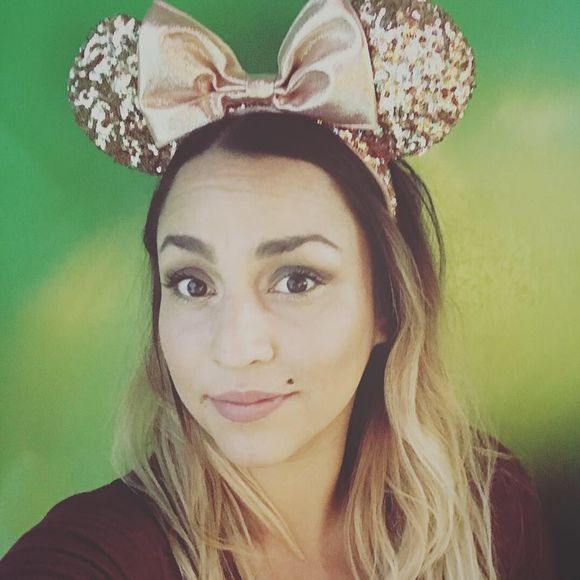 Meet your Posher, Danielle - Picture 3 of 8